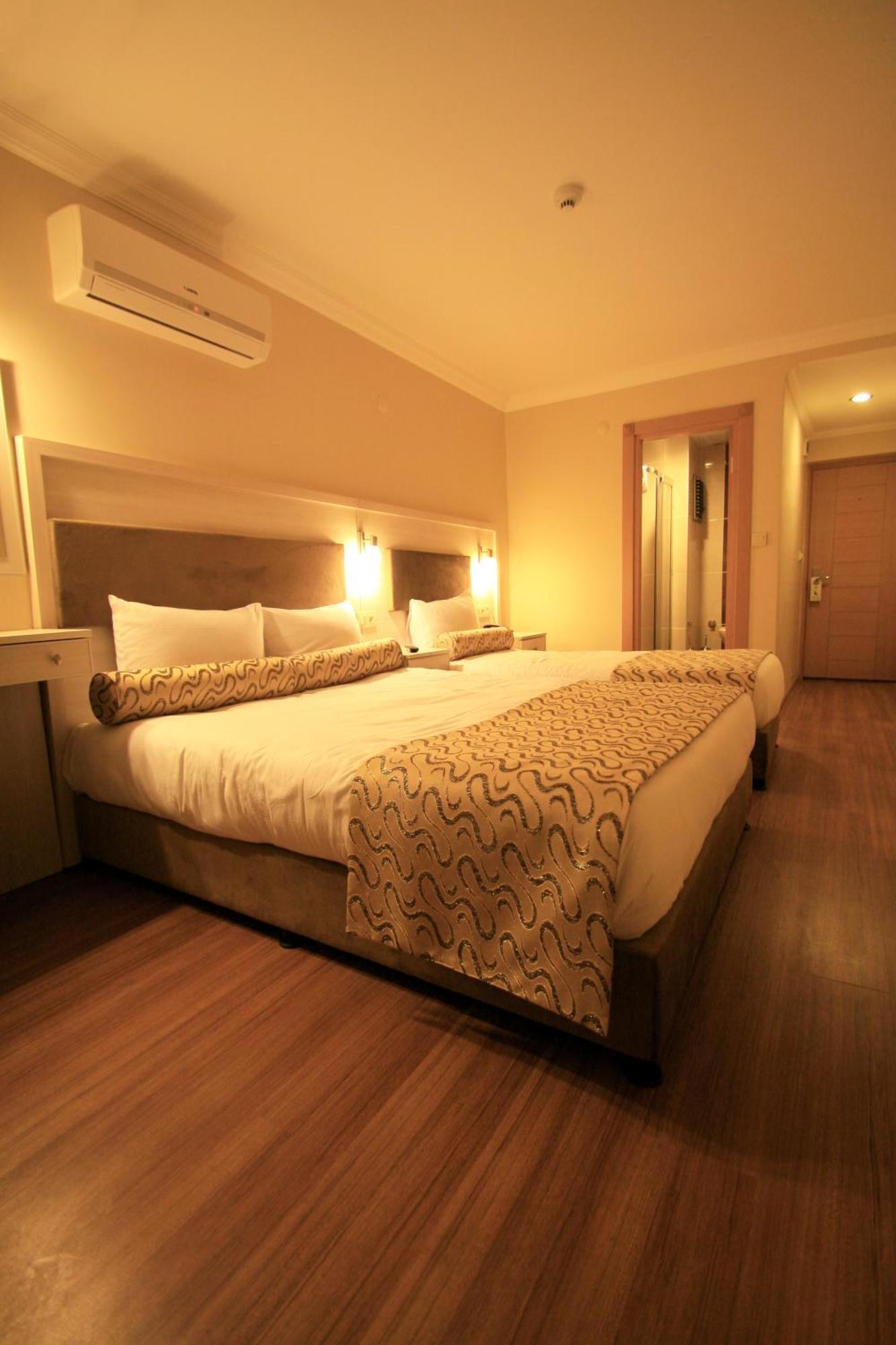 Grand Zeybek Hotel Измир Екстериор снимка
