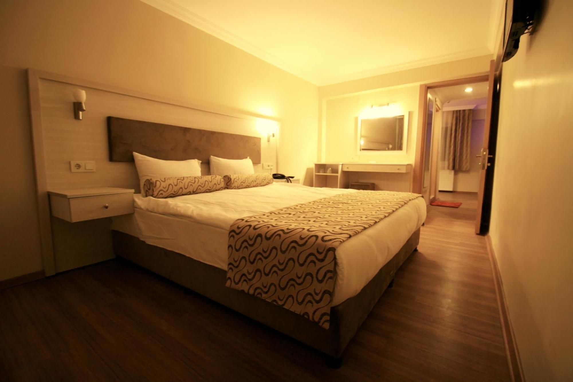 Grand Zeybek Hotel Измир Екстериор снимка