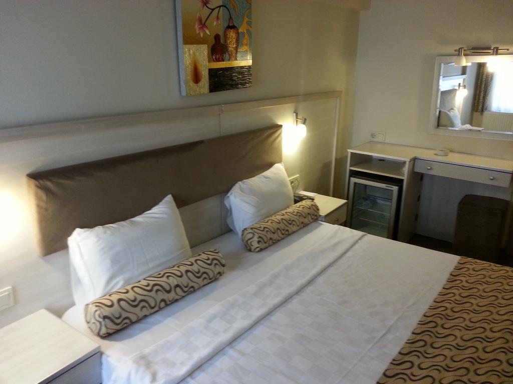 Grand Zeybek Hotel Измир Екстериор снимка