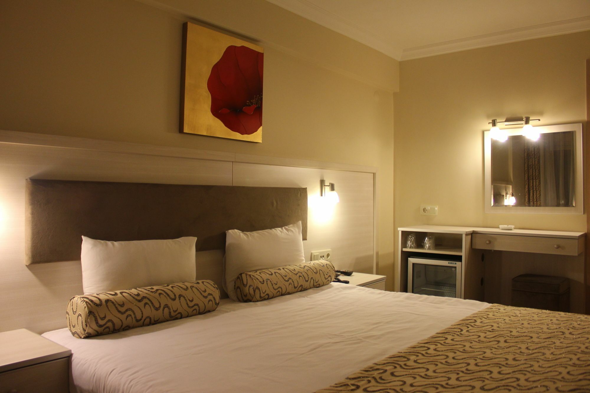 Grand Zeybek Hotel Измир Екстериор снимка