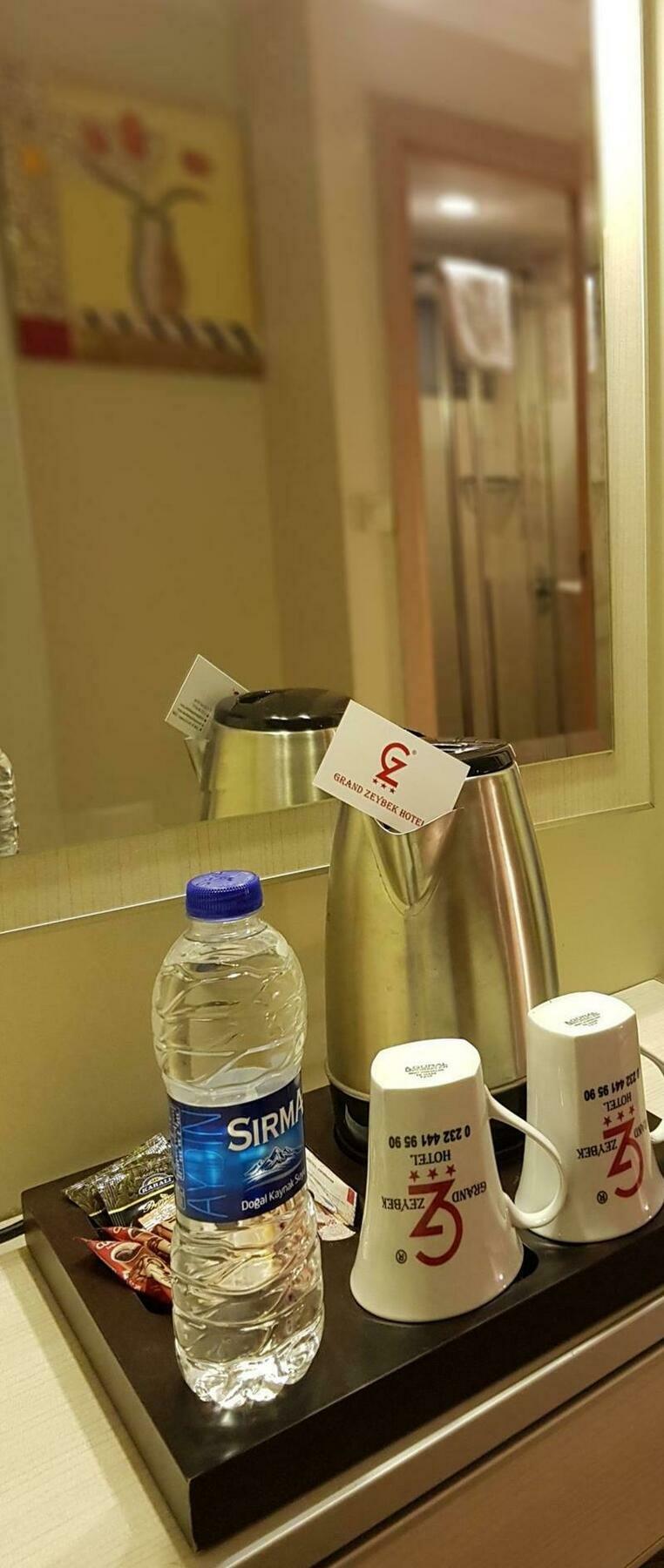 Grand Zeybek Hotel Измир Екстериор снимка