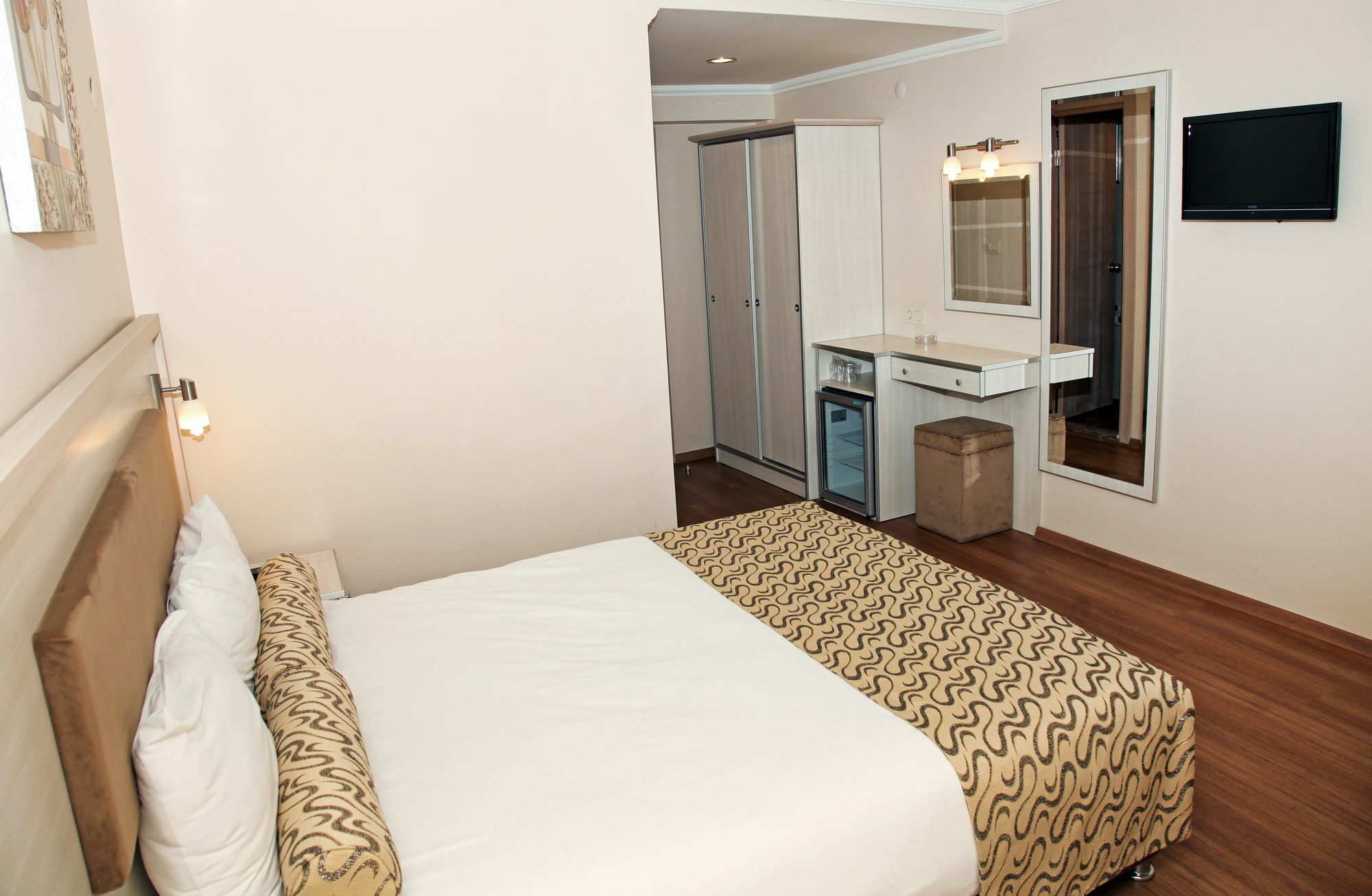 Grand Zeybek Hotel Измир Екстериор снимка