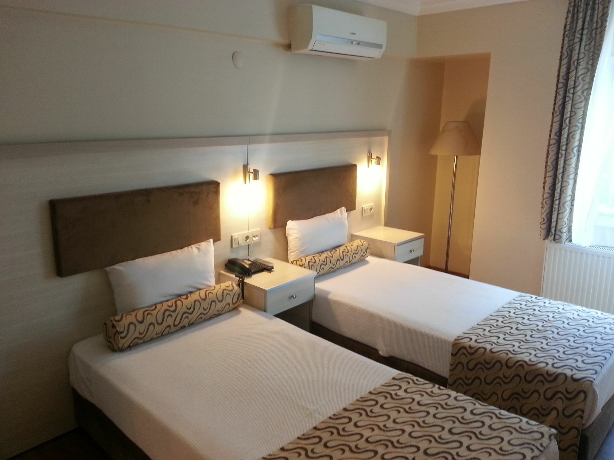 Grand Zeybek Hotel Измир Екстериор снимка